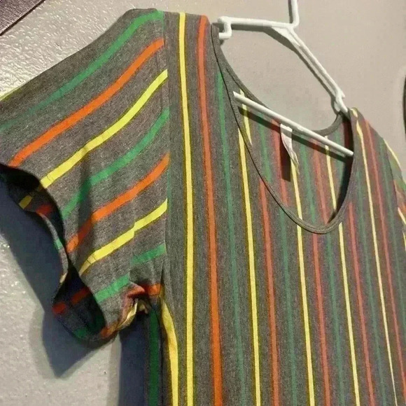 ❤️ LuLaRoe Striped Short Sleeve New Without Tags Very Soft - Picture 2 of 4